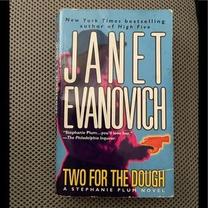 Janet Evanovich - Two‎ For the Dough paperback